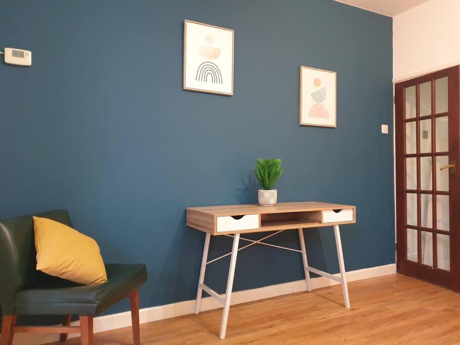 City Townhouse Close To Cafes And Restaurants Norwich Bagian luar foto