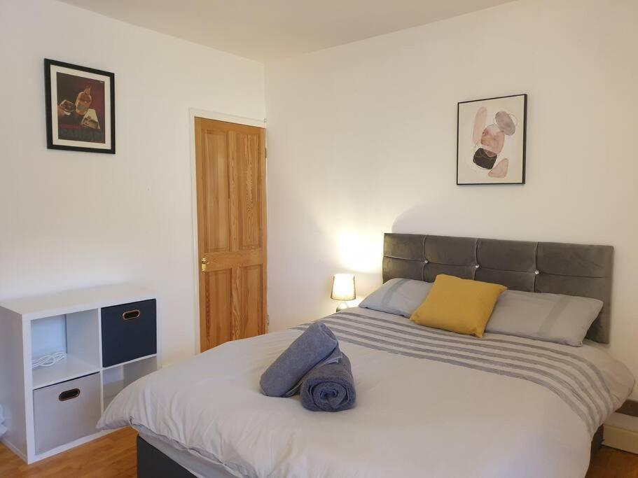 City Townhouse Close To Cafes And Restaurants Norwich Bagian luar foto