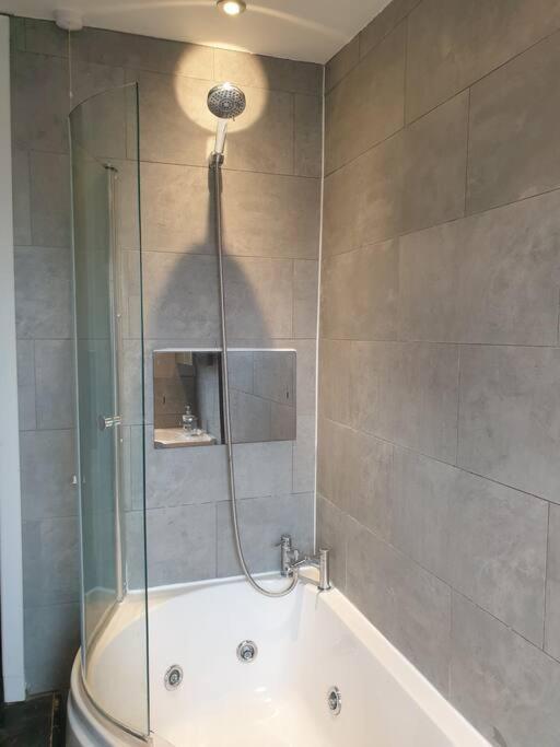 City Townhouse Close To Cafes And Restaurants Norwich Bagian luar foto